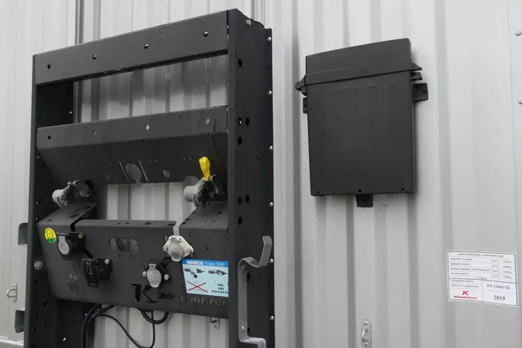 KAESSBOHRER MEGA / FIRANKA / OŚ PODNOSZONA / 3 SZTUKI / zdjęcie 15