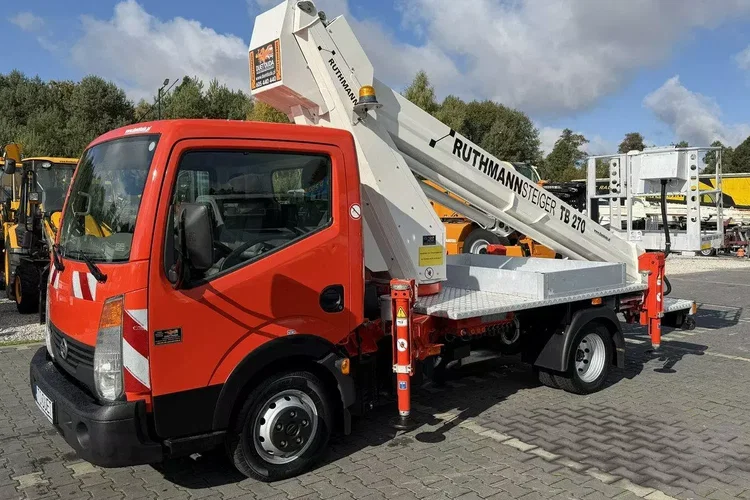 Nissan Cabstar zdjęcie 2