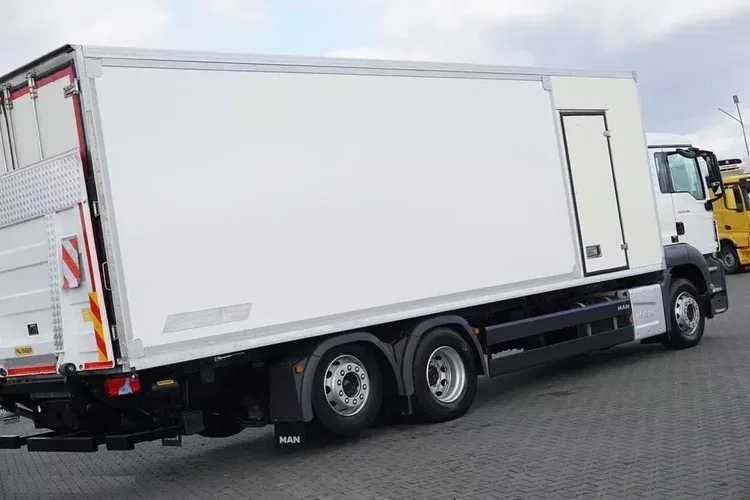 MAN TGS / 26.360 / EURO 6 / CHŁODNIA + WINDA / 20 PALET zdjęcie 29