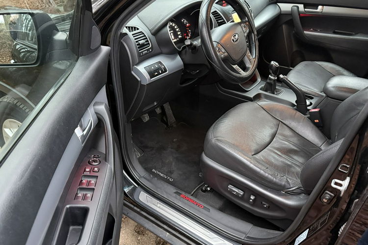 Kia Sorento 2.0crdi 185 KM ledy bi xenon skóry asystenci 7 os. Kamera Navi gwaranc zdjęcie 16