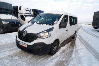 Renault Trafic trafic long 9 osobowy nowy srodek