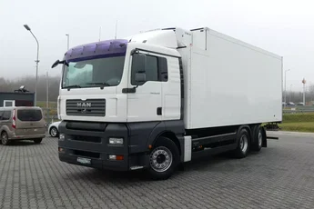 MAN TGA 26.400 6x2 / CHŁODNIA / / KABINA SYPIALNA /