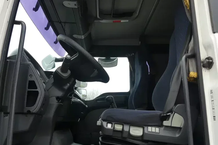 MAN TGA 26.400 6x2 / CHŁODNIA / / KABINA SYPIALNA / zdjęcie 23