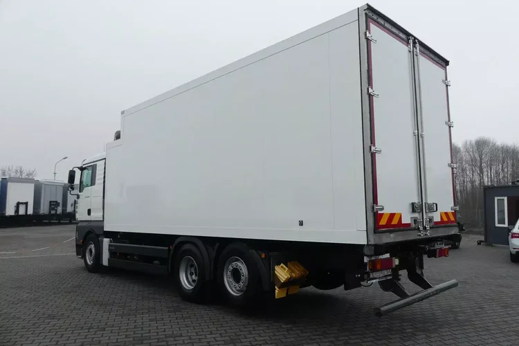 MAN TGA 26.400 6x2 / CHŁODNIA / / KABINA SYPIALNA / zdjęcie 5