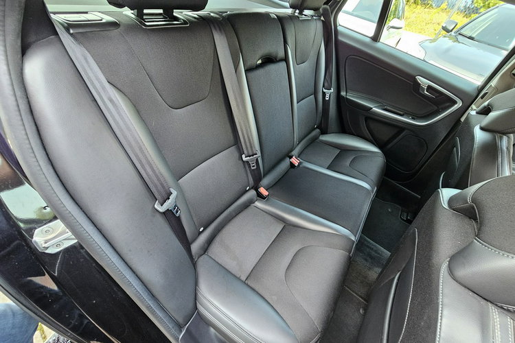 Volvo V60 Cross Country zdjęcie 12