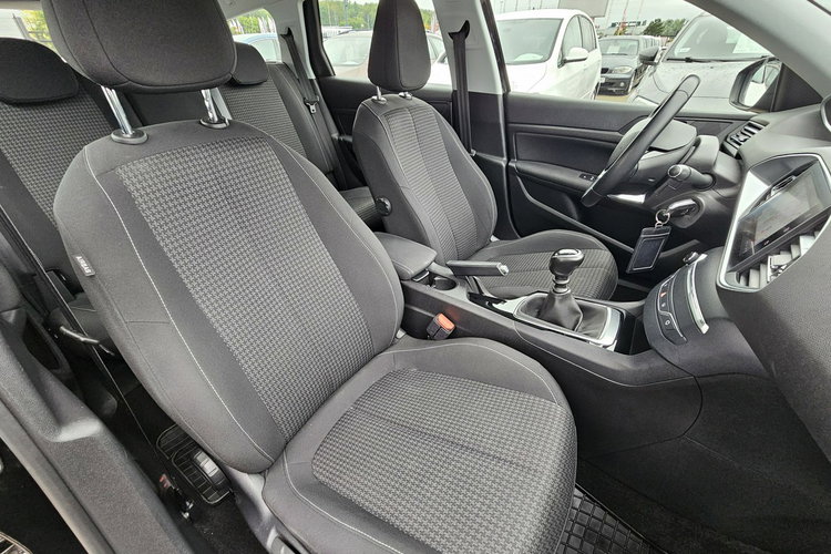 Peugeot 308 SW Model 2020 , nawigacja, czytanie znaków, kontrola pasa ruchu, led zdjęcie 10