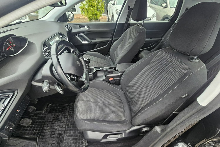 Peugeot 308 SW Model 2020 , nawigacja, czytanie znaków, kontrola pasa ruchu, led zdjęcie 26