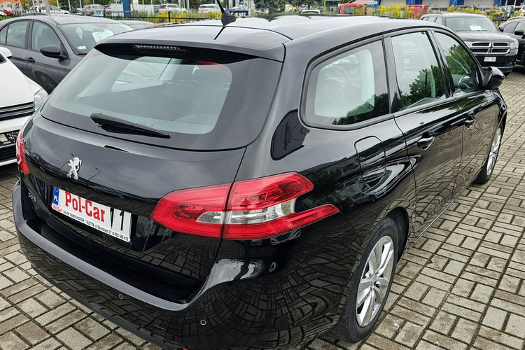 Peugeot 308 SW Model 2020 , nawigacja, czytanie znaków, kontrola pasa ruchu, led zdjęcie 9