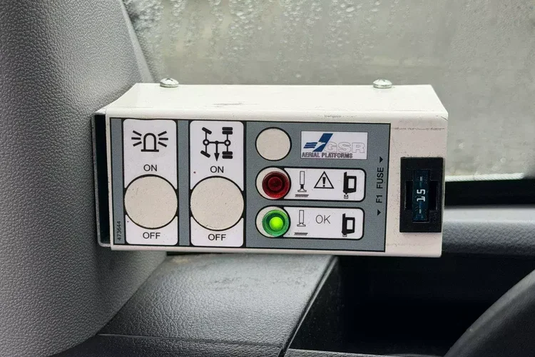 Mercedes Sprinter zdjęcie 29