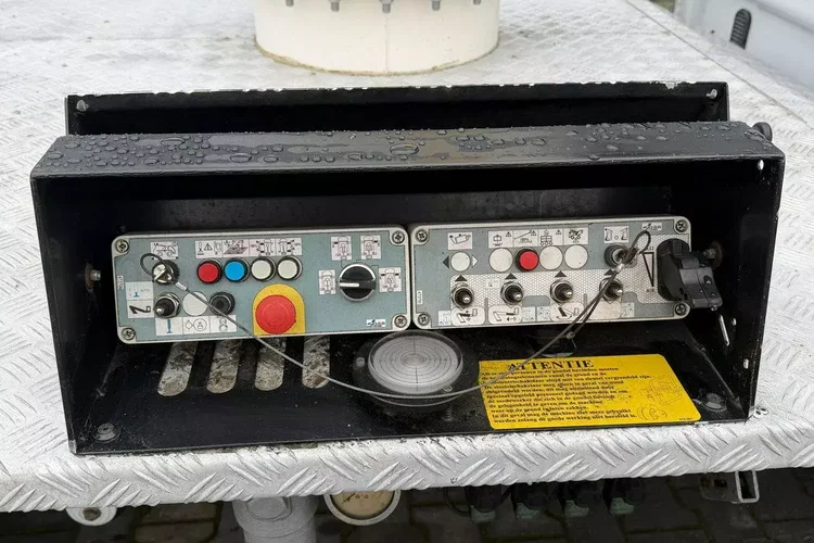 Mercedes Sprinter zdjęcie 14