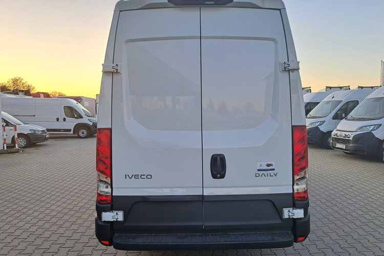 IVECO Daily 35S18HA8 V zdjęcie 16