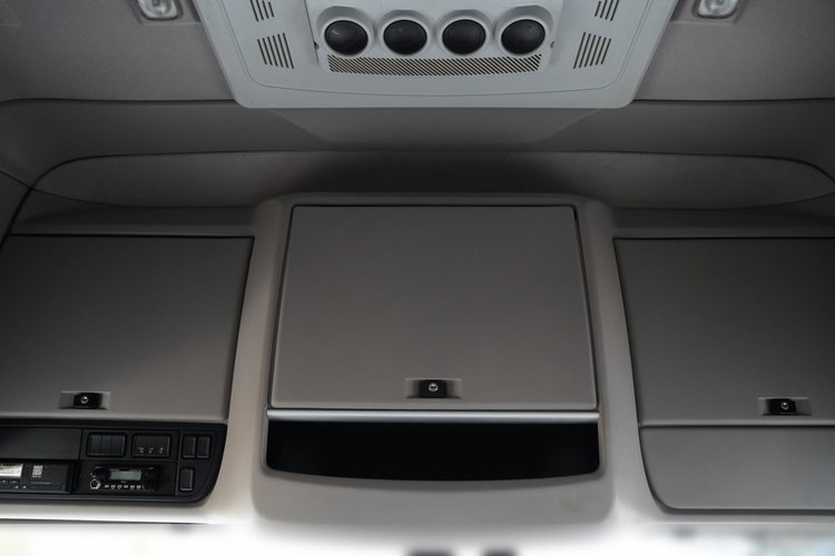 DAF XF 480 / BDF / 6X2 / SSC / KLIMATYZACJA POSTOJOWA / OŚ PODNOSZONA / MEGA zdjęcie 32