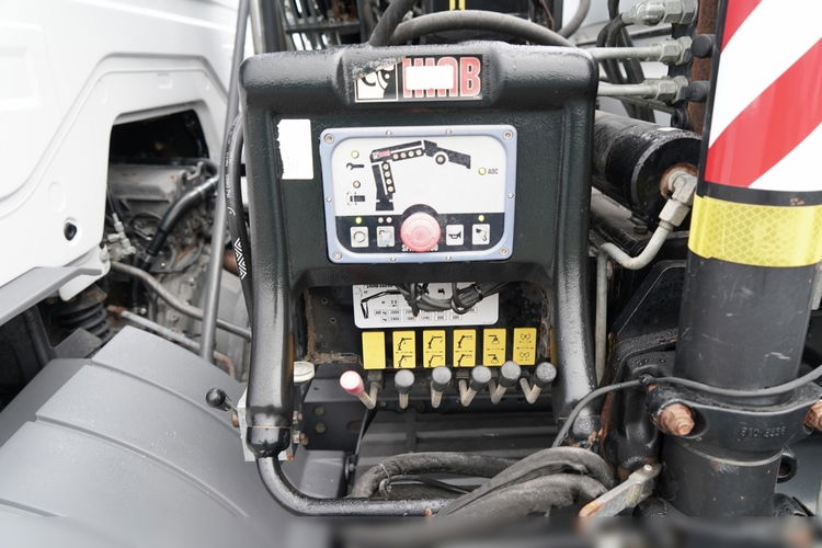 Mercedes -BENZ ATEGO 1218 / 4x2 / WYWROTKA + HDS HIAB 0088 BS-3  / PILOT  /MANUAL  zdjęcie 29