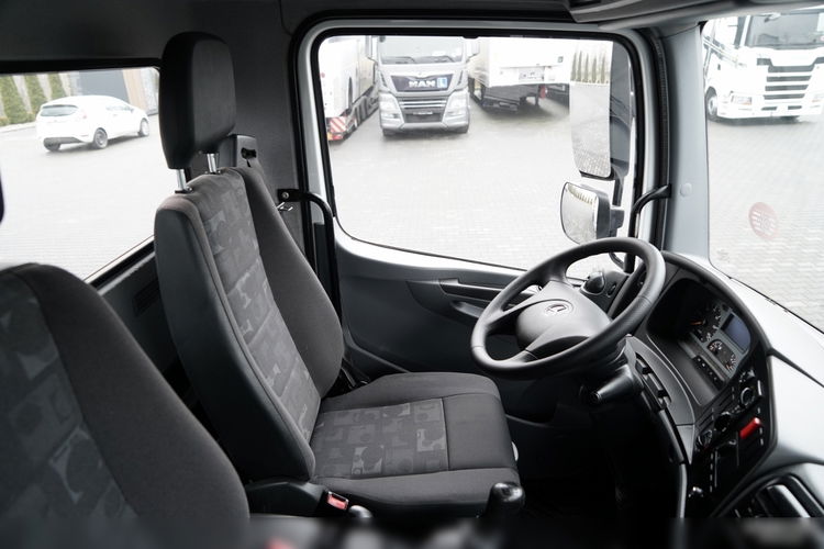 Mercedes -BENZ ATEGO 1218 / 4x2 / WYWROTKA + HDS HIAB 0088 BS-3  / PILOT  /MANUAL  zdjęcie 40