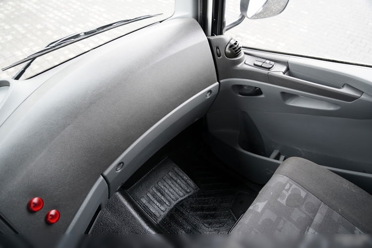 Mercedes -BENZ ATEGO 1218 / 4x2 / WYWROTKA + HDS HIAB 0088 BS-3  / PILOT  /MANUAL  zdjęcie 44