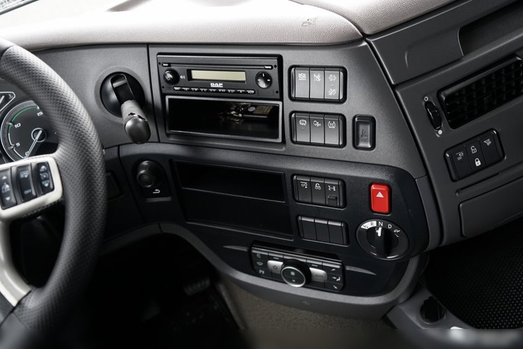 DAF XF 480 / BDF / 6X2 / ZESTAW TANDEM / SSC / KLIMATYZACJA POSTOJOWA / OŚ PODNOSZONA / WECON / MEGA zdjęcie 39