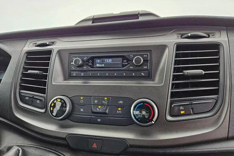 Ford transit DoKa 7 osób 79999zł NETTO 2.0TdCi/131KM zdjęcie 19