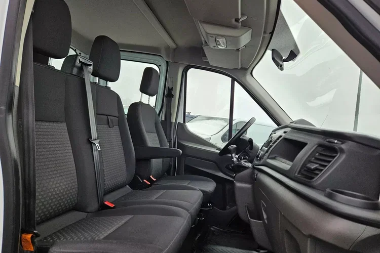 Ford transit DoKa 7 osób 79999zł NETTO 2.0TdCi/131KM zdjęcie 22