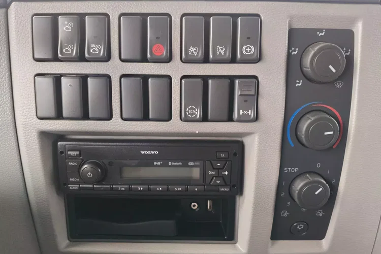 Volvo FL 18.280 / FIRANKA 8.30 + WINDA / EURO 6 / NISKI PRZEBIEG / zdjęcie 34