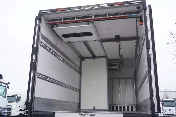 Scania P280 4x2 E6 / Chłodnia Lamberet 16 EPAL / Multitemperatura / Thermoking T-800R / 3 szt zdjęcie 14
