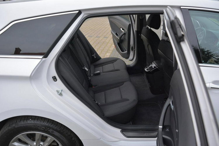 Hyundai i40 Lift Ledy Navi Kamera Klimatronik 2xParktr El. fotel DriveMode ASO zdjęcie 15