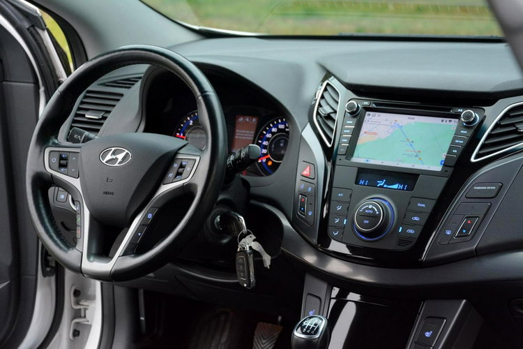 Hyundai i40 Lift Ledy Navi Kamera Klimatronik 2xParktr El. fotel DriveMode ASO zdjęcie 19