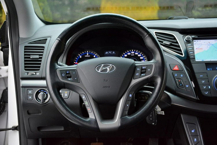 Hyundai i40 Lift Ledy Navi Kamera Klimatronik 2xParktr El. fotel DriveMode ASO zdjęcie 24