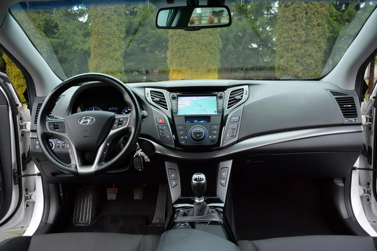 Hyundai i40 Lift Ledy Navi Kamera Klimatronik 2xParktr El. fotel DriveMode ASO zdjęcie 25
