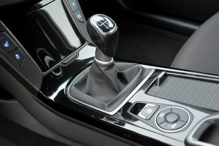 Hyundai i40 Lift Ledy Navi Kamera Klimatronik 2xParktr El. fotel DriveMode ASO zdjęcie 31