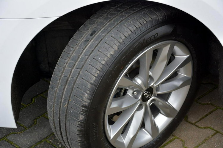 Hyundai i40 Lift Ledy Navi Kamera Klimatronik 2xParktr El. fotel DriveMode ASO zdjęcie 39