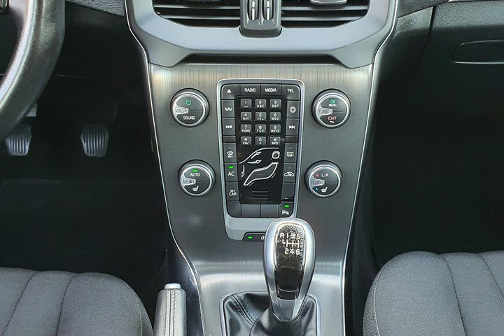 Volvo V40 1.6 D2 115KM # Kinetic # Navi # BiXenon # Parktronic # Mega Stan zdjęcie 19