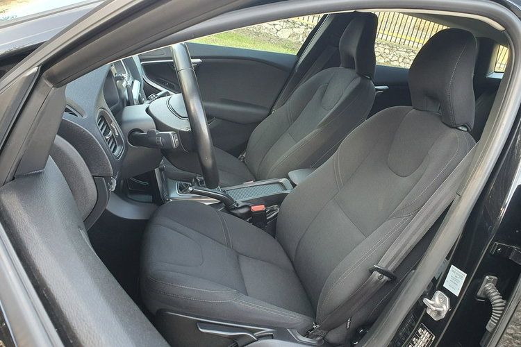 Volvo V40 1.6 D2 115KM # Kinetic # Navi # BiXenon # Parktronic # Mega Stan zdjęcie 6