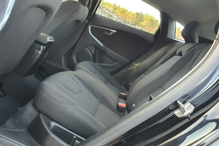 Volvo V40 1.6 D2 115KM # Kinetic # Navi # BiXenon # Parktronic # Mega Stan zdjęcie 8