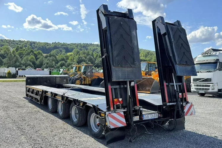 BODEX 4 osiowa NN4J Niskopodwoziówka Niskopodwozie zdjęcie 19