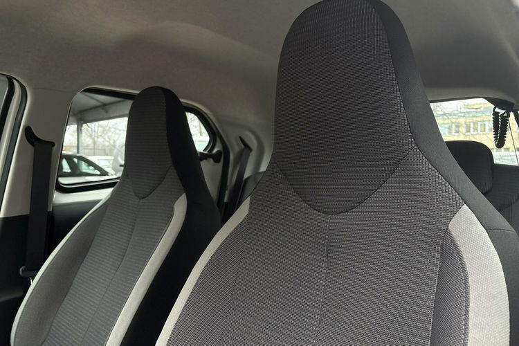 Toyota Aygo 1.0 X-PLAY, salon Polska, gwarancja, czujniki zdjęcie 26