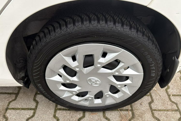 Toyota Aygo 1.0 X-PLAY, salon Polska, gwarancja, czujniki zdjęcie 28