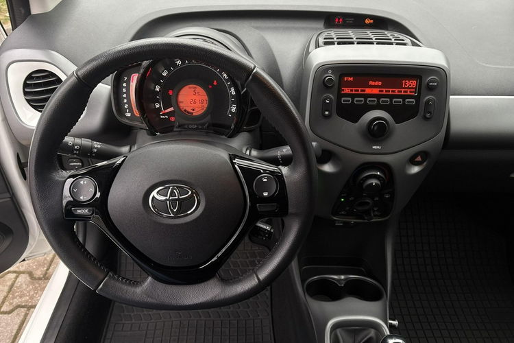 Toyota Aygo 1.0 X-PLAY, salon Polska, gwarancja, czujniki zdjęcie 3