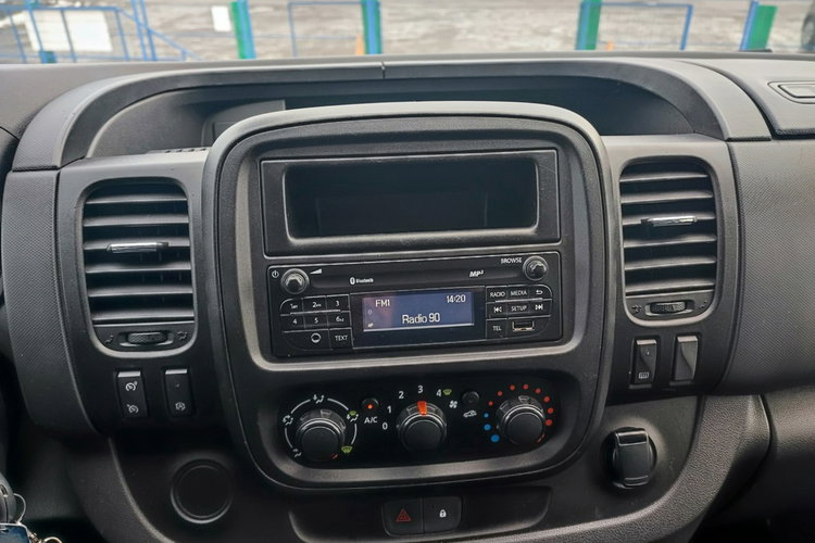 Opel Vivaro Krajowy + + 9 osób + F-ra Vat zdjęcie 14