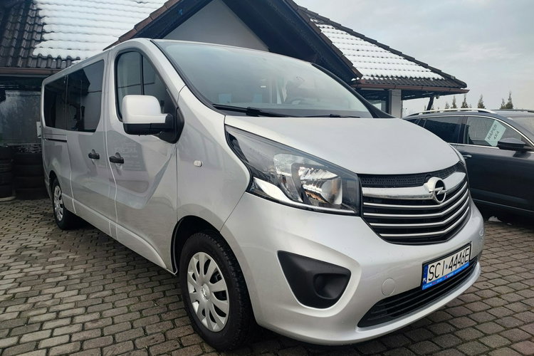 Opel Vivaro Krajowy + + 9 osób + F-ra Vat zdjęcie 23