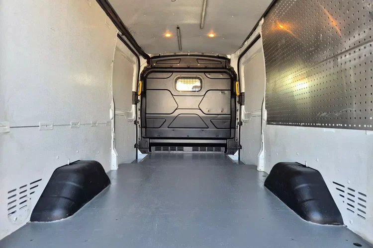 Ford transit L3H2 49999zł NETTO 2.0TdCi/170KM zdjęcie 13