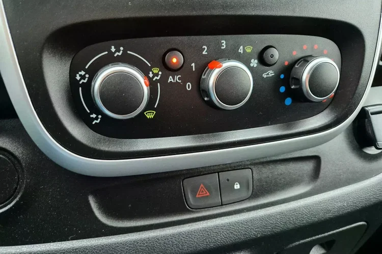 Renault Trafic L2H1 89999zł NETTO Brygadówka 6 osób 2.0dCi/120KM zdjęcie 23