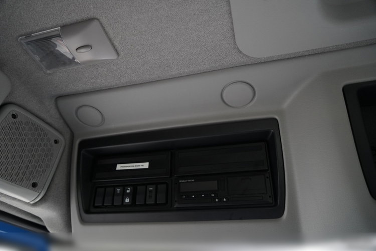 Renault / D 240  /  RETARDER / RAMA POD ZABUDOWE 6 M /  FABRYCZNIE NOWY /  NIEUŻYWANY  zdjęcie 42