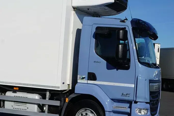 DAF LF / 260 / ACC / EURO 6 / CHŁODNIA + WINDA / MULTITEMPERATURA / 18 PALET zdjęcie 28