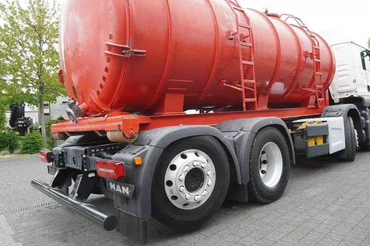 MAN TGS 35.420 8×2 / NOWA Beczka asenizacyjna 13000 l / 3 osie skrętne zdjęcie 15