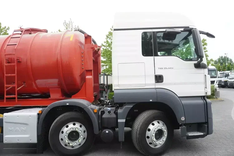 MAN TGS 35.420 8×2 / NOWA Beczka asenizacyjna 13000 l / 3 osie skrętne zdjęcie 16
