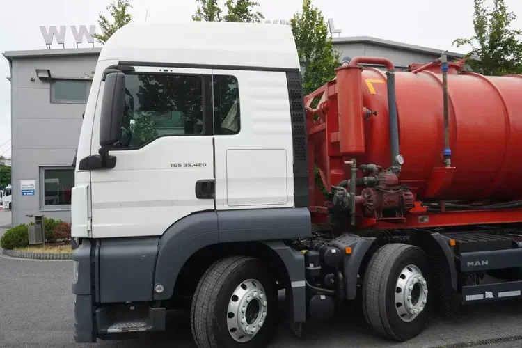 MAN TGS 35.420 8×2 / NOWA Beczka asenizacyjna 13000 l / 3 osie skrętne zdjęcie 17