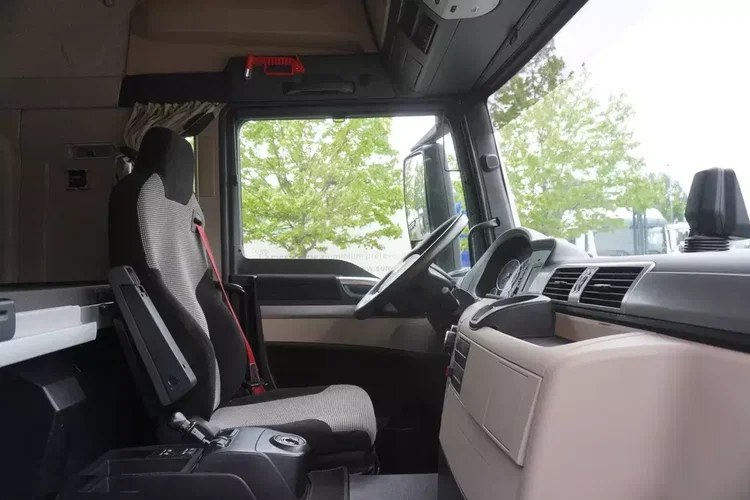 MAN TGS 35.420 8×2 / NOWA Beczka asenizacyjna 13000 l / 3 osie skrętne zdjęcie 27