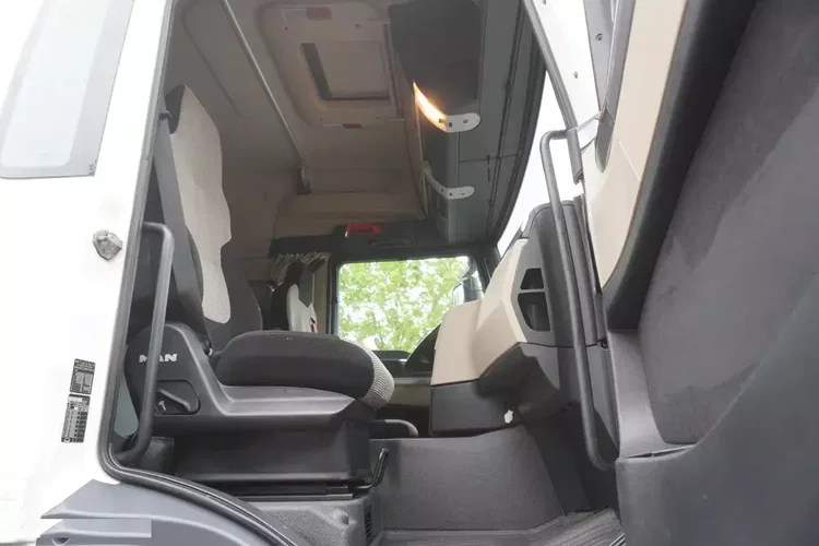 MAN TGS 35.420 8×2 / NOWA Beczka asenizacyjna 13000 l / 3 osie skrętne zdjęcie 28