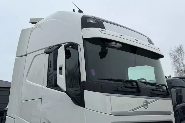 Volvo FH460 z Austrii kabina XL nowa hydraulika 600Tkm oryginalnego przebiegu zdjęcie 14