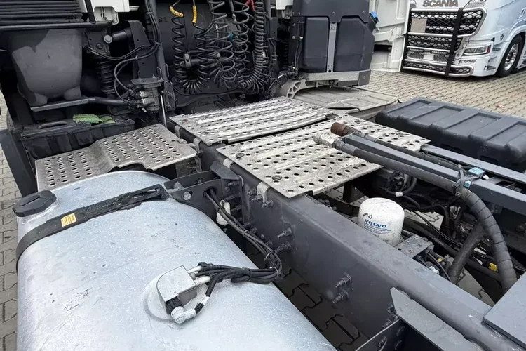 Volvo FH460 z Austrii kabina XL nowa hydraulika 600Tkm oryginalnego przebiegu zdjęcie 25